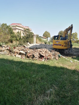 Pescara - Iniziati i lavori di demolizione dei Palazzi Clerico in via Tavo, Masci: "Erano un simbolo di degrado"